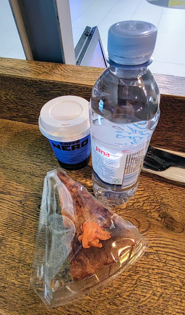 TRIP REPORT: Ryanair, London - Zagreb and back