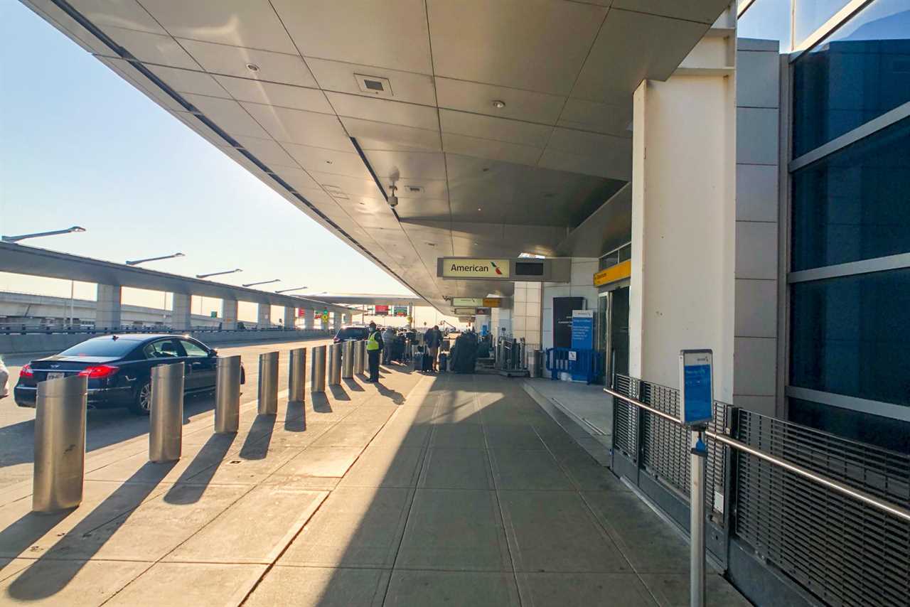 More masks, fewer glasses: American Airlines Flagship First from JFK to LAX