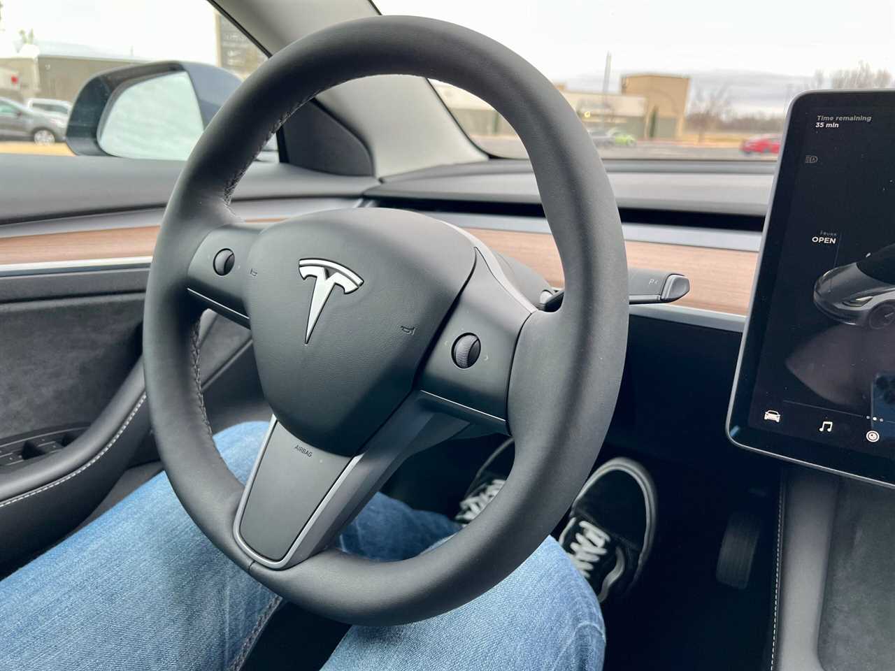 Tesla Model 3 steering wheel