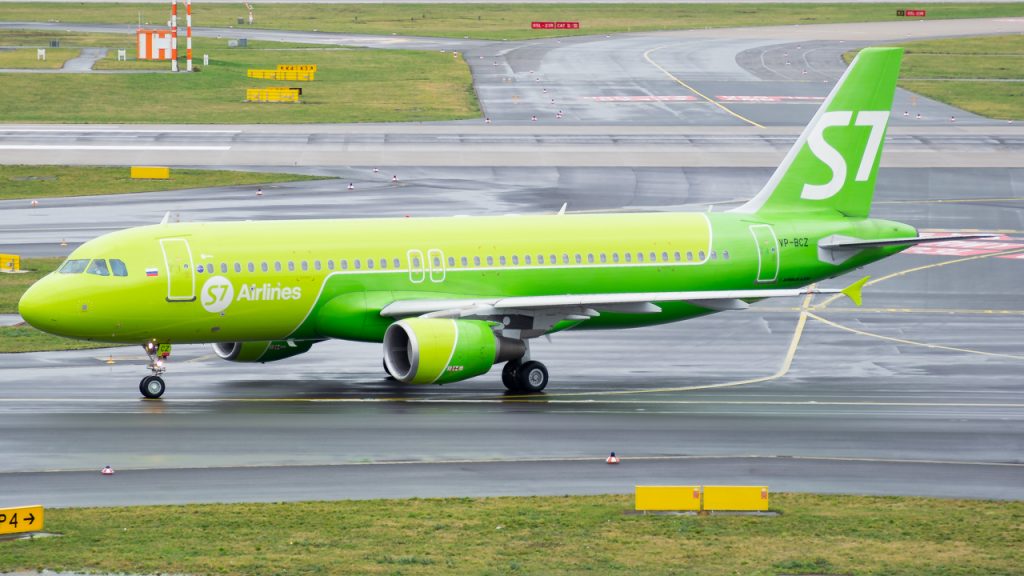 S7 Airlines A320-214