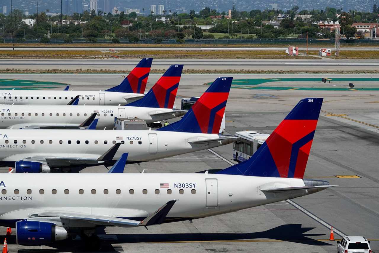 Delta Connection Planes
