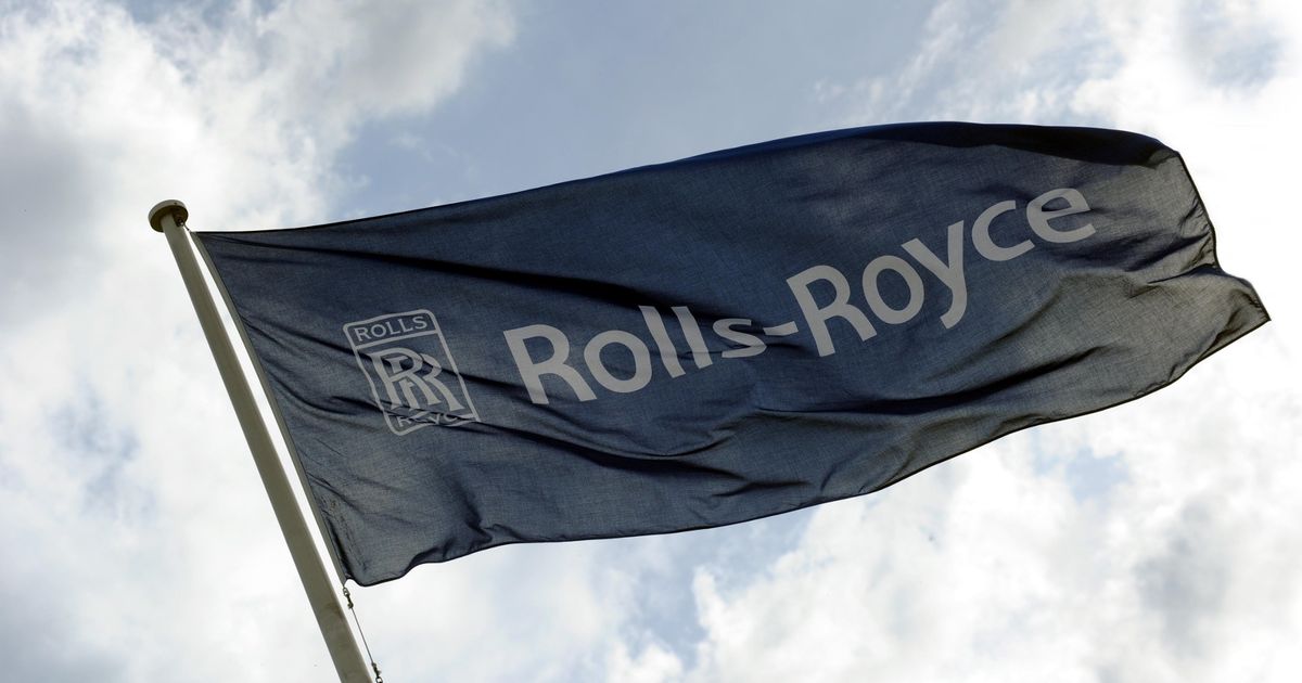 Flag showing Rolls Royce electric