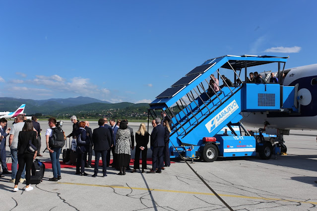 PHOTOS: LOT touches down in Sarajevo