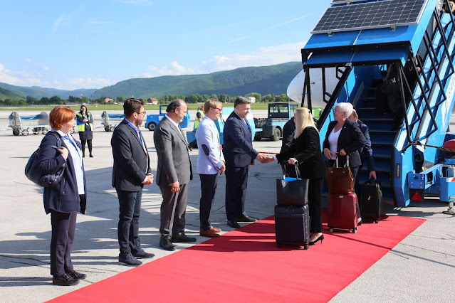 PHOTOS: LOT touches down in Sarajevo