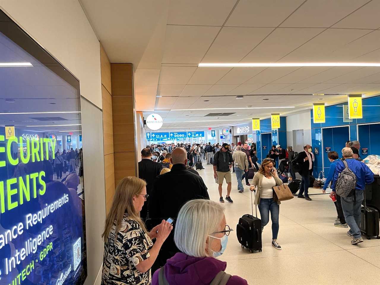 line at CLT Admirals Club Terminal B