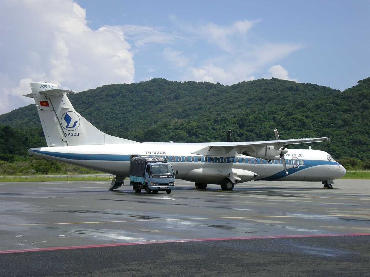 ATR 72 in Con Dao