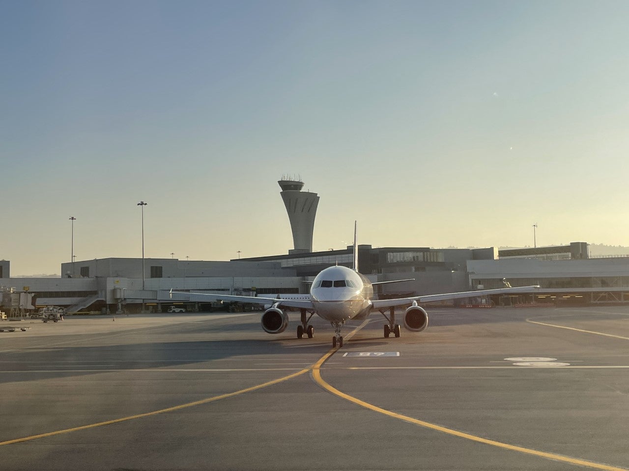 United Airlines Airbus A320 at SFO