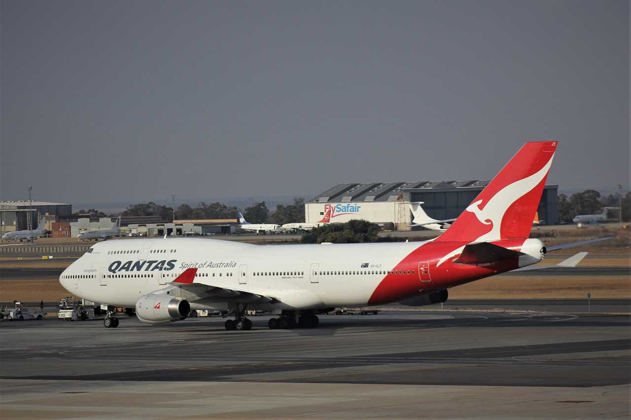 Qantas plane