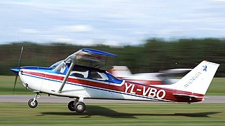 File:Cessna F172K take off from the grass runway.jpg