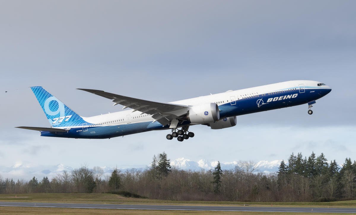 United To Order 100+ Wide Body Jets: 787 Or A350?