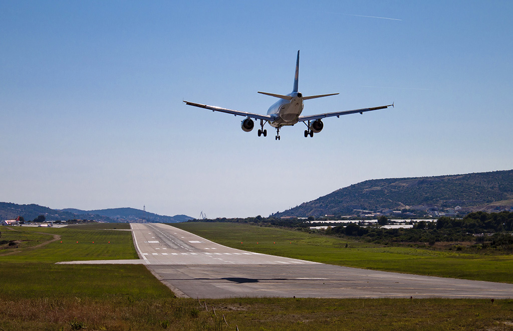 Lufthansa Airbus A319 landing at Split Airport