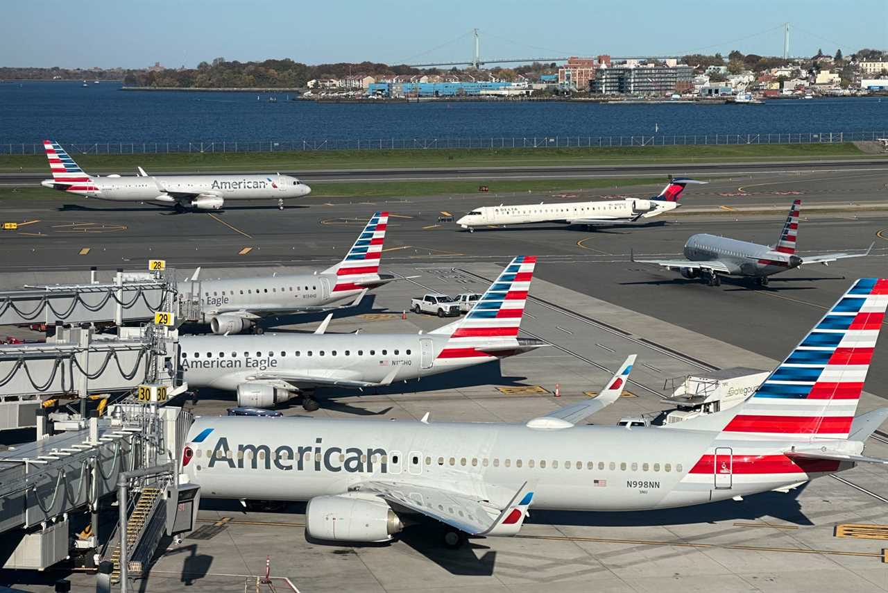 American Airlines Boeing 737 New Winglets LaGuardia LGA