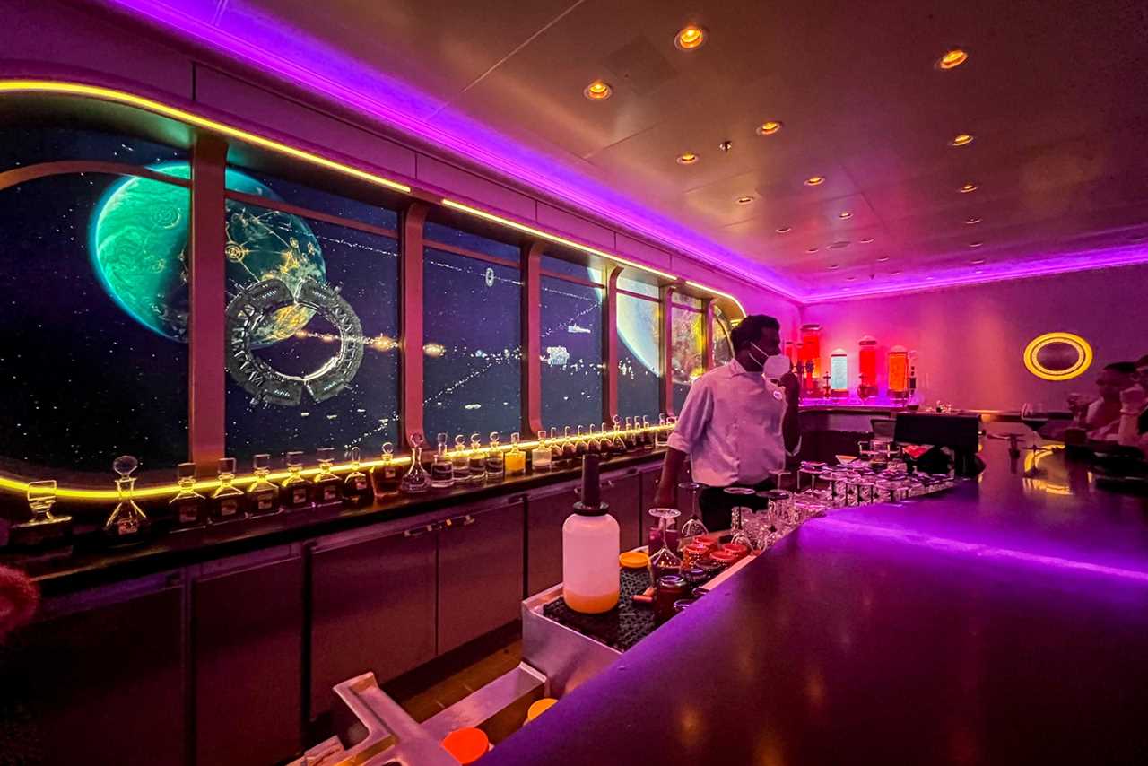 15 best cruise ship bars