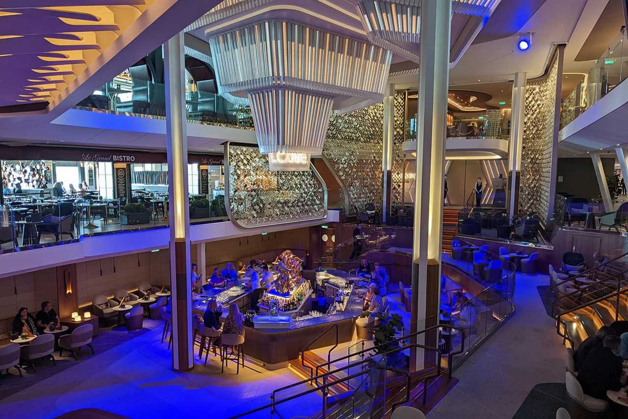 15 best cruise ship bars