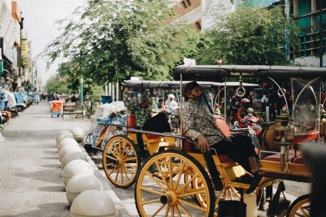 “Delman,” the horse-driven carriage that goes around Yogyakarta. © Farhan Abas