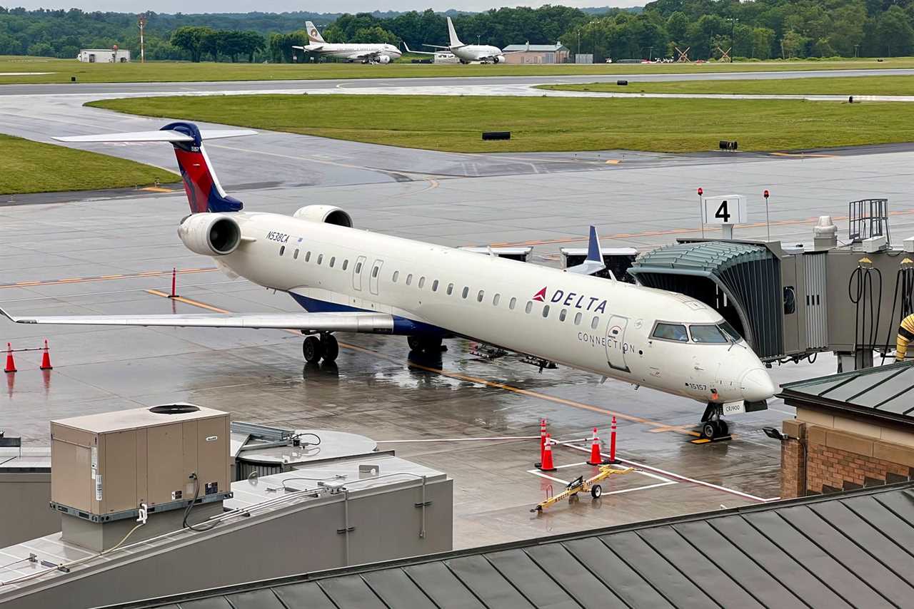 Delta connection plane