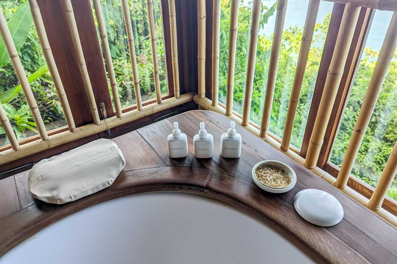 Six Senses Yao Noi villa bathtub