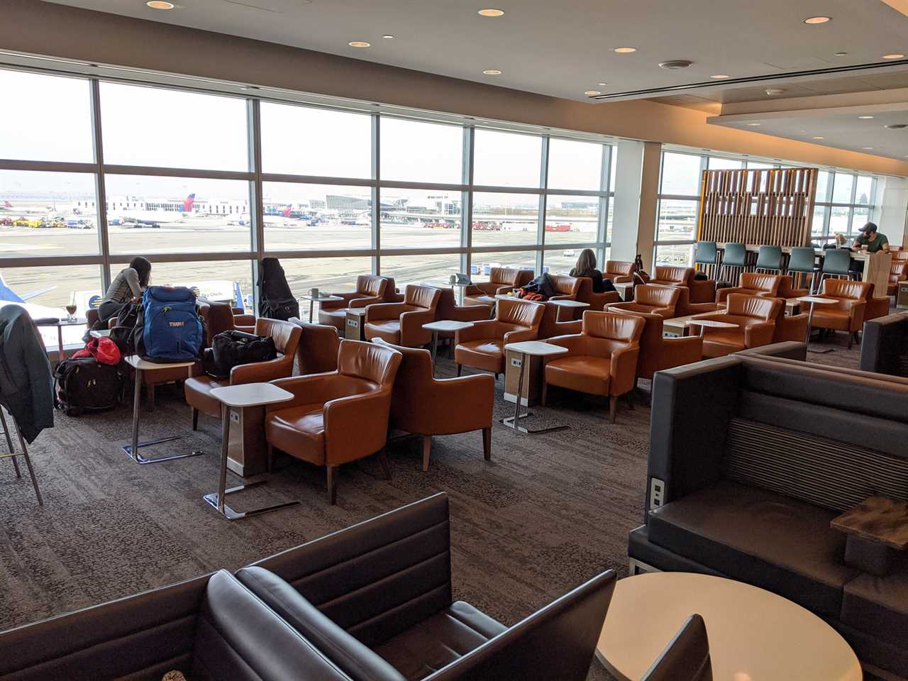 Delta SkyMiles Reserve Amex card review: Loads of perks plus a 90,000-mile offer