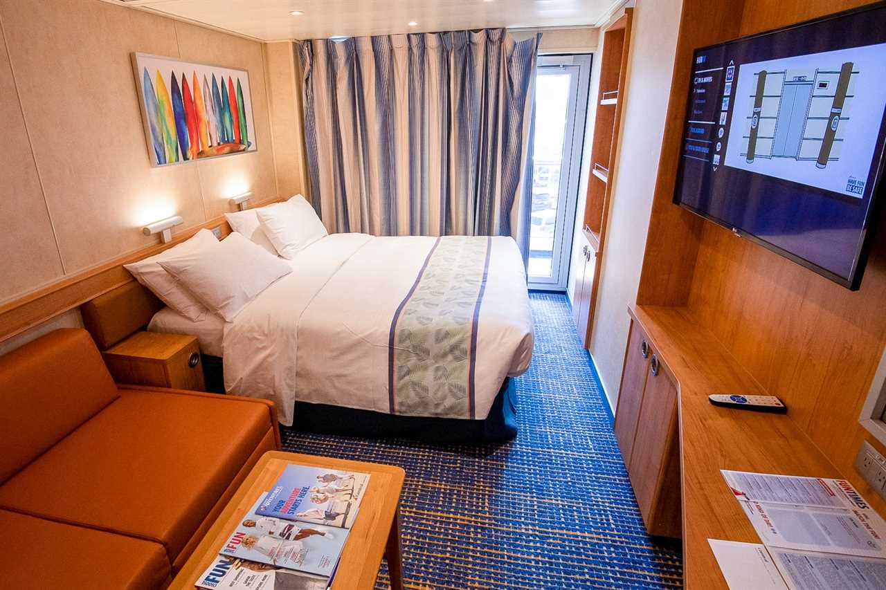 Carnival Sunrise cabin