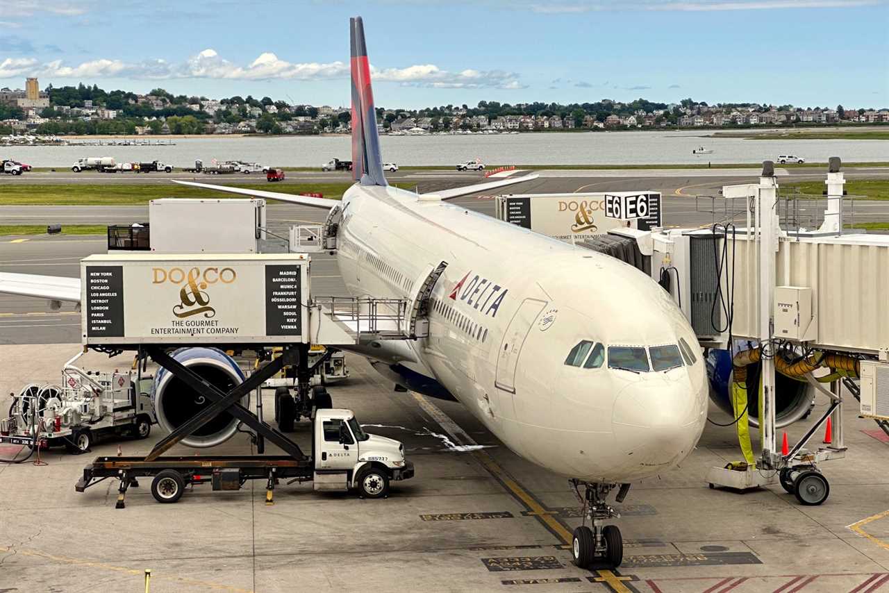 Delta Airbus A330 Boston