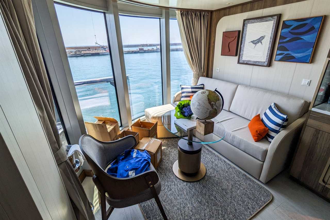 Panoramic veranda suite on Seabourn Pursuit.