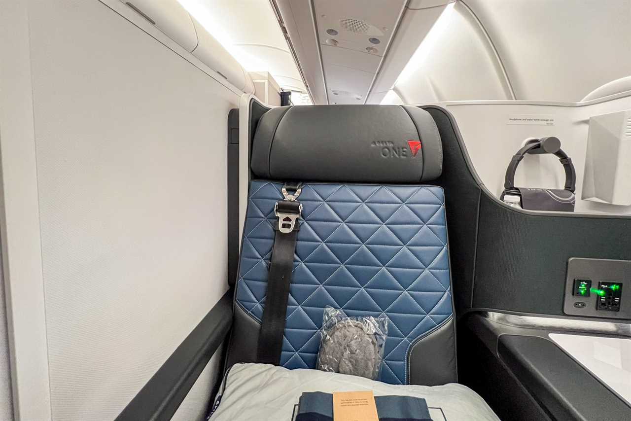 Delta One Suites review on the Airbus A330-900neo