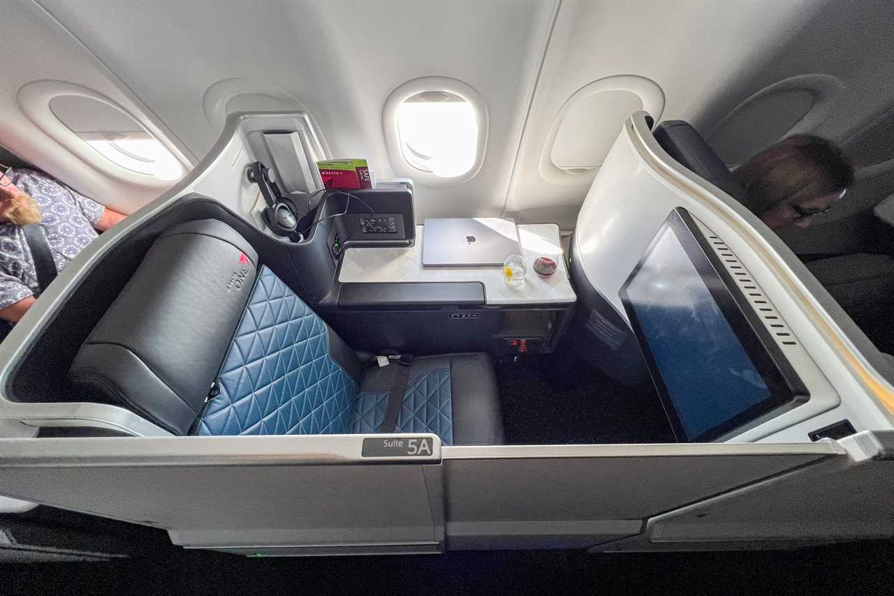 Delta One Suites review on the Airbus A330-900neo