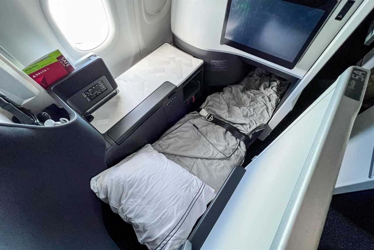 Delta One Suites review on the Airbus A330-900neo