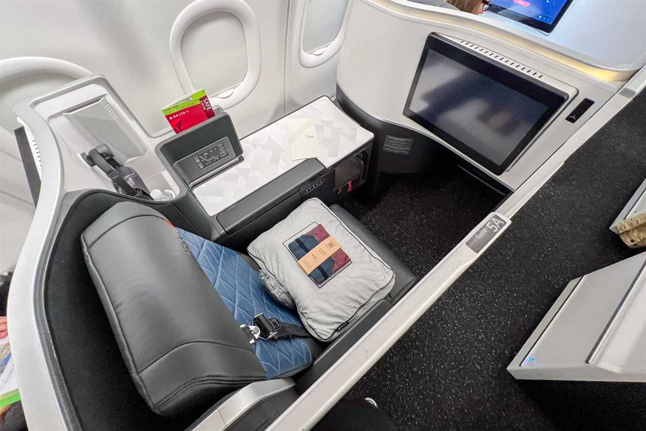 Delta One Suites review on the Airbus A330-900neo