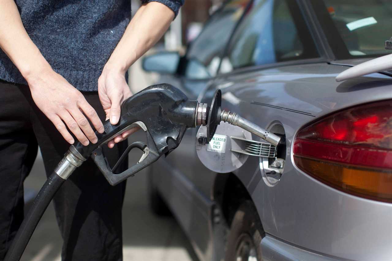 Fueling a vehicle