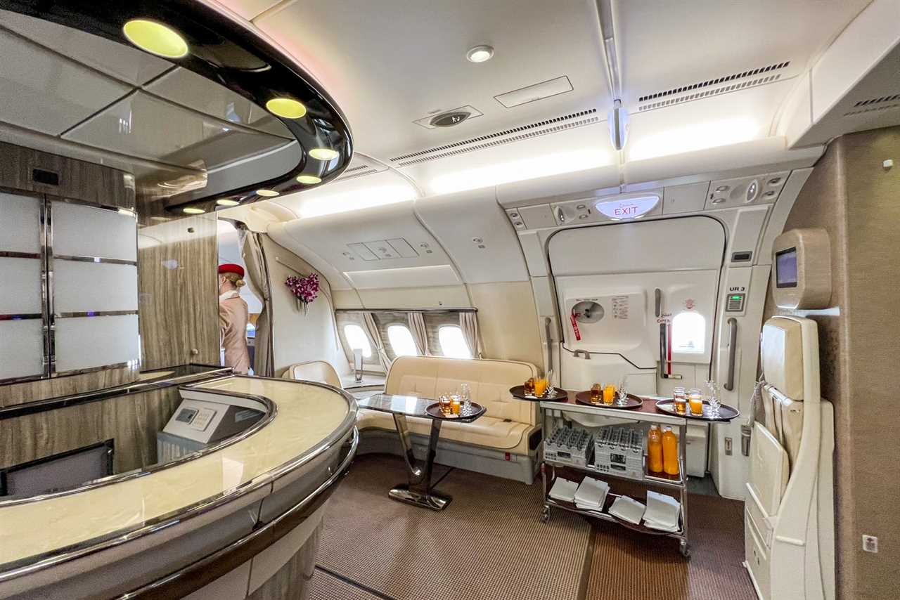 The complete guide to the Emirates A380 onboard bar and lounge