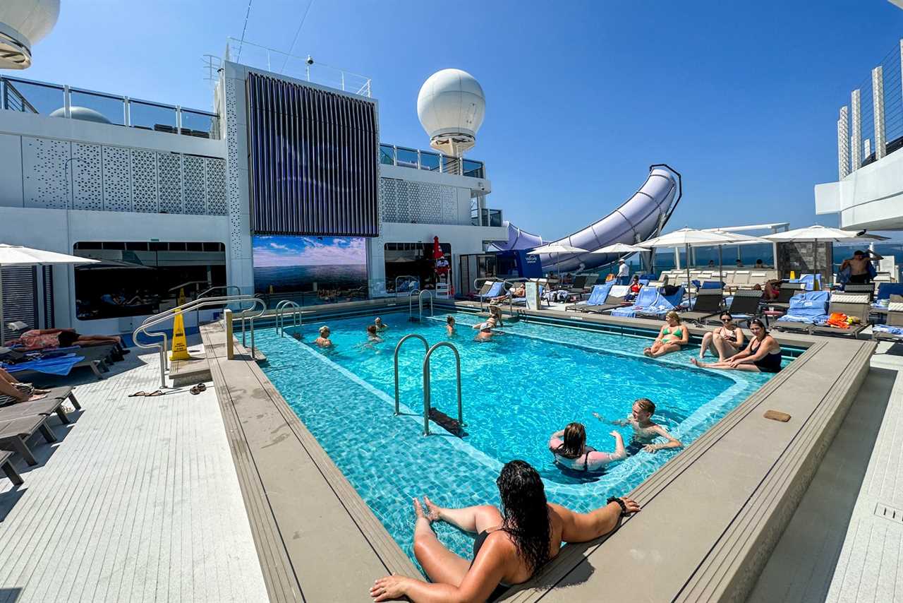 Main pool on Norwegian Viva sun deck