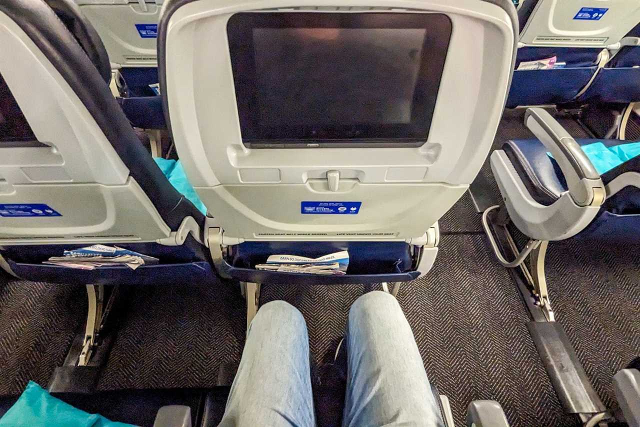 A review of United Airlines economy on the Boeing 767 from Newark to London