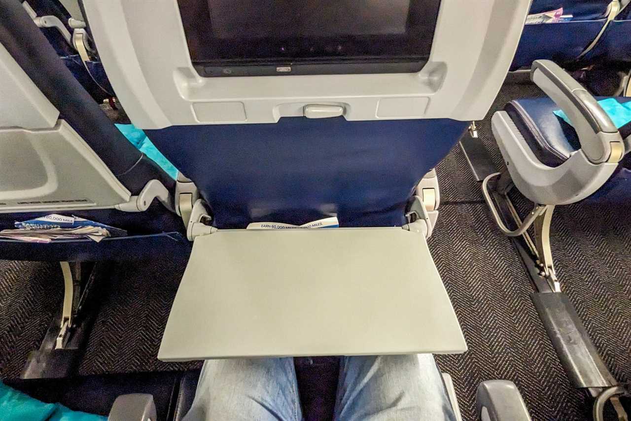 A review of United Airlines economy on the Boeing 767 from Newark to London