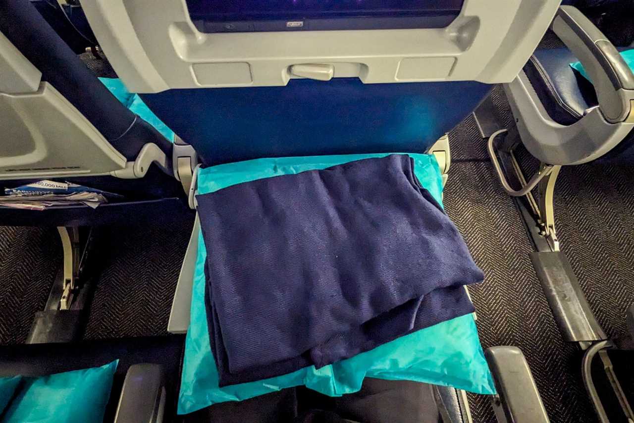 A review of United Airlines economy on the Boeing 767 from Newark to London