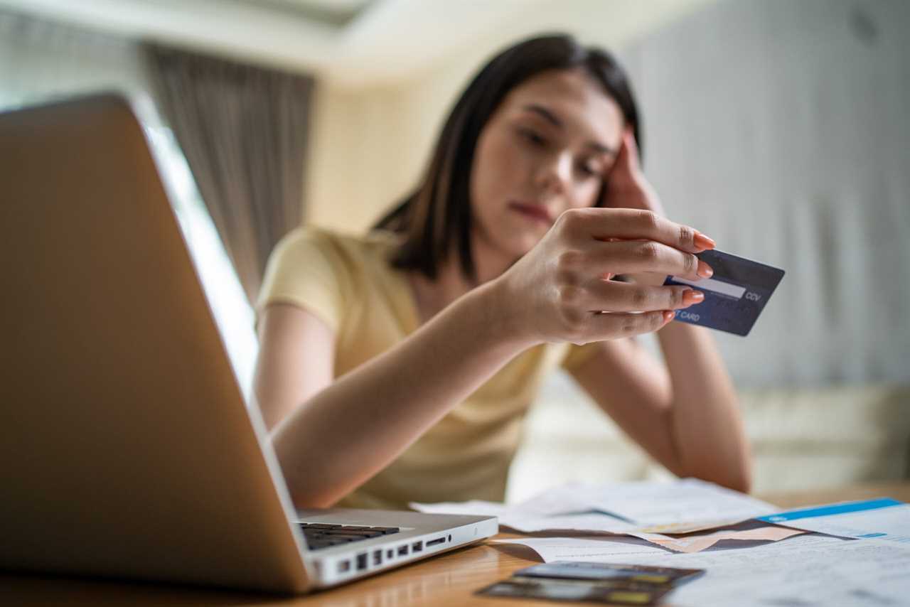 How to manage debt with a balance transfer credit card