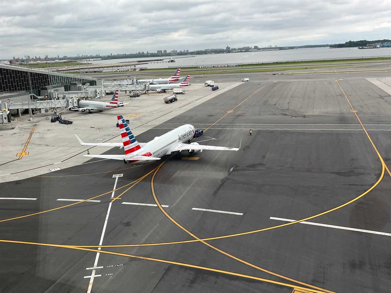 cloudy day at LGA