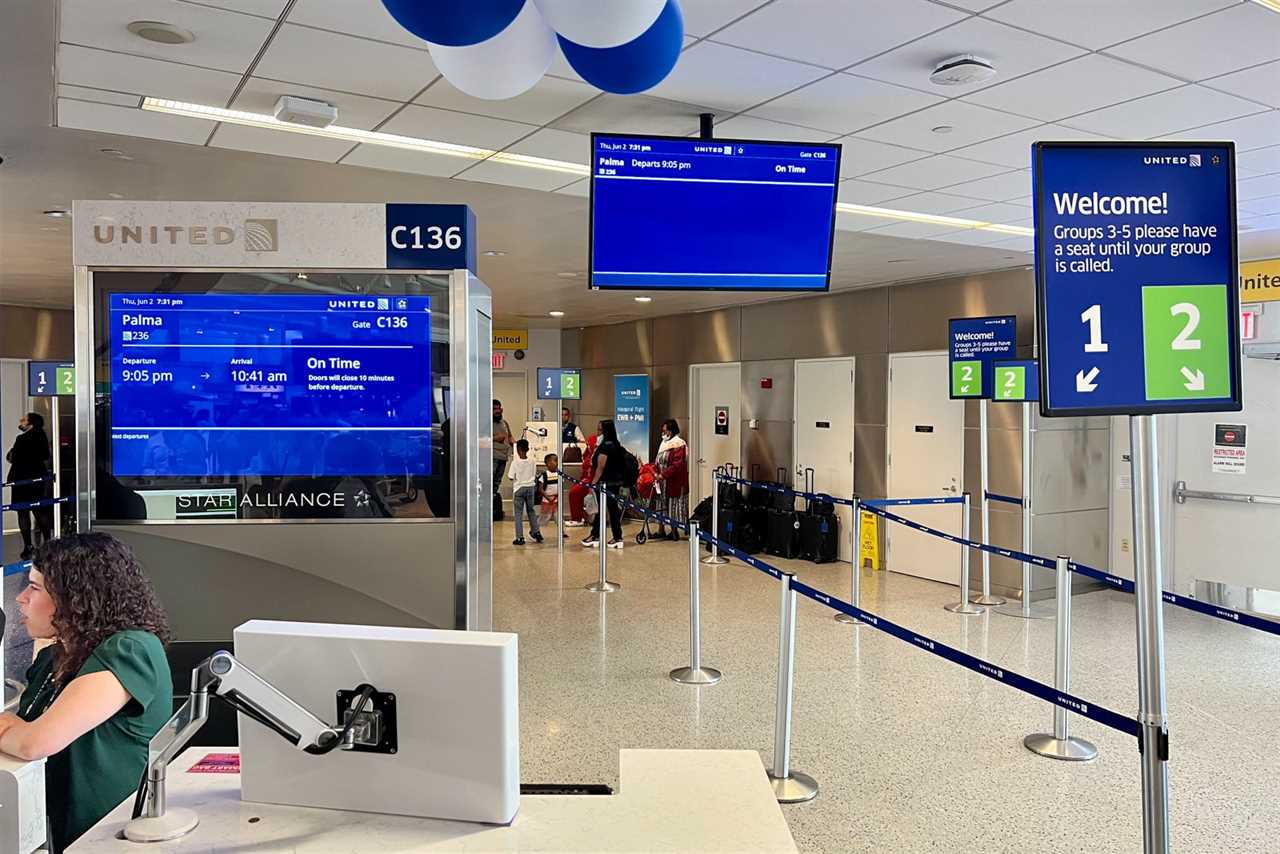 united boarding area