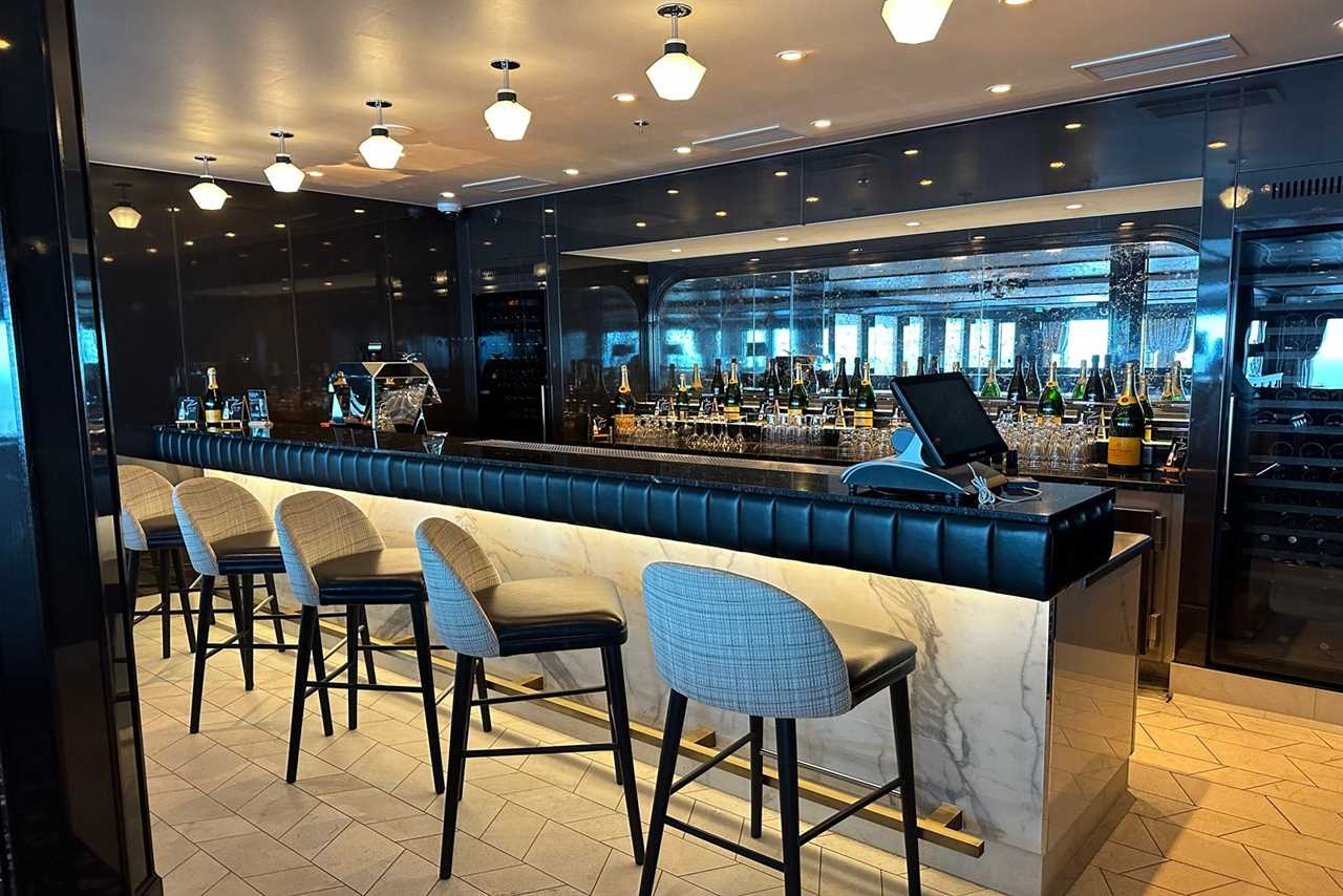 Le Bistro: NCL’s swanky French cruise restaurant (with menu)