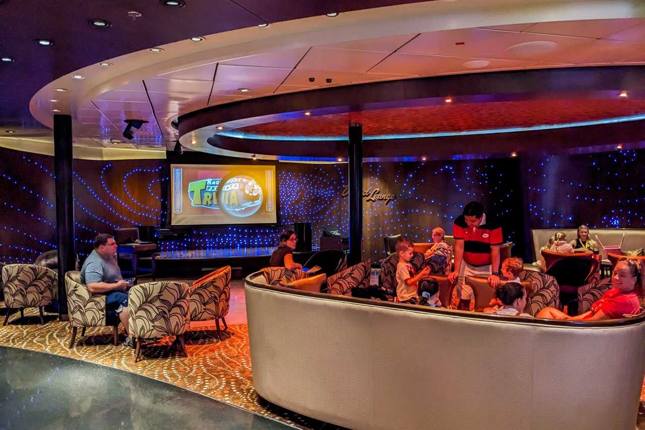 District Lounge on Disney Dream.