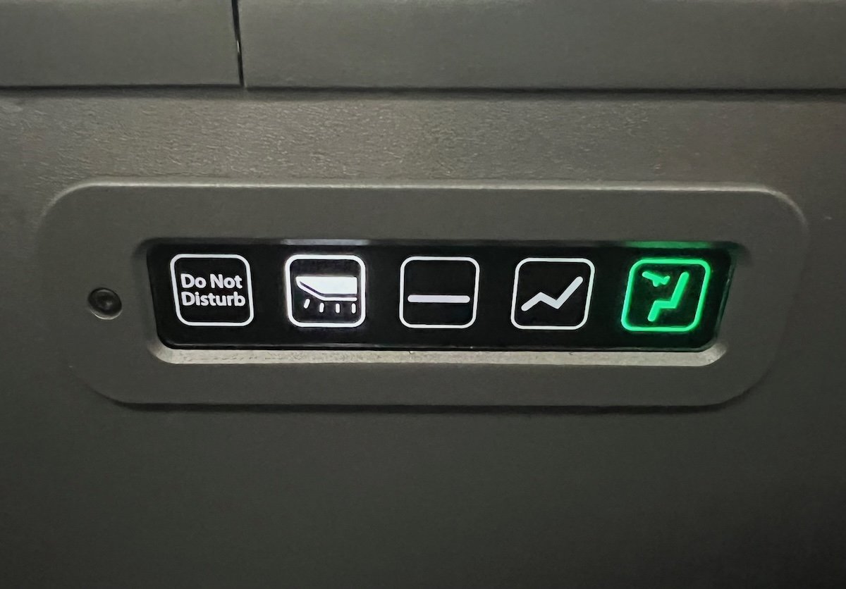 Review: EVA Air Business Class Boeing 787 (TPE-HKG)