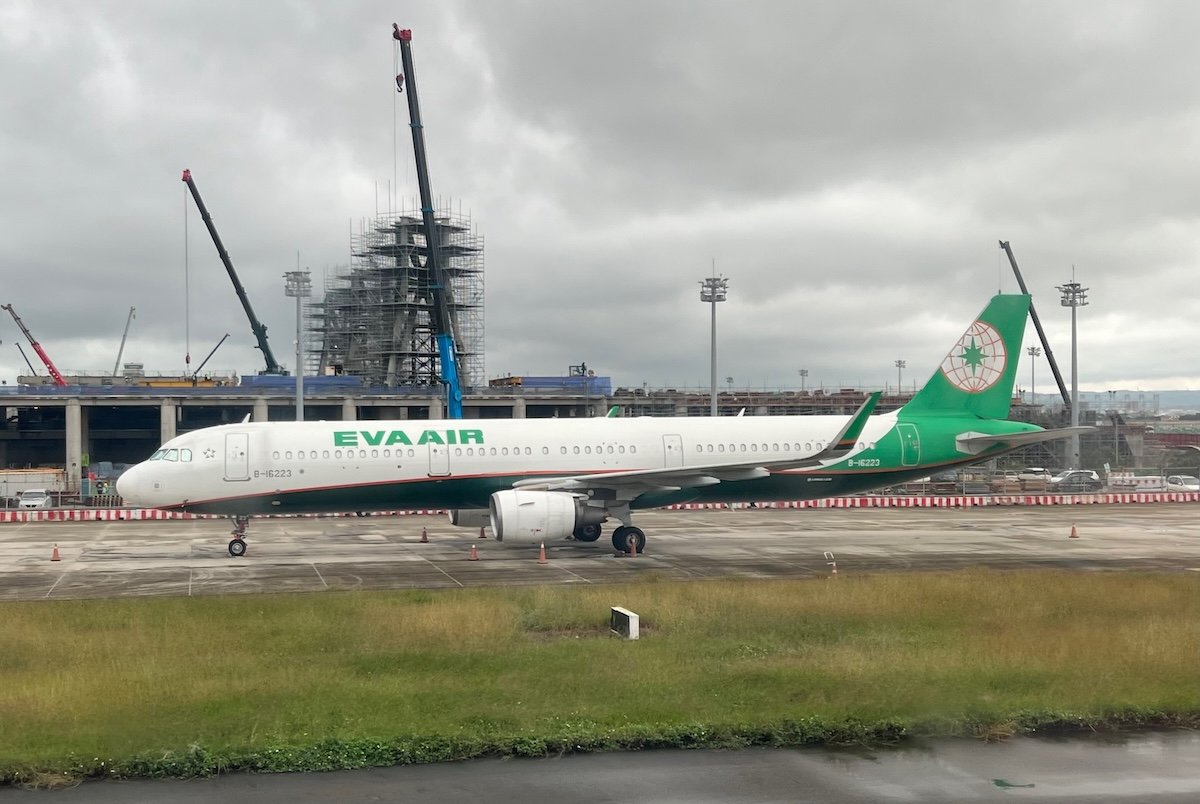 Review: EVA Air Business Class Boeing 787 (TPE-HKG)