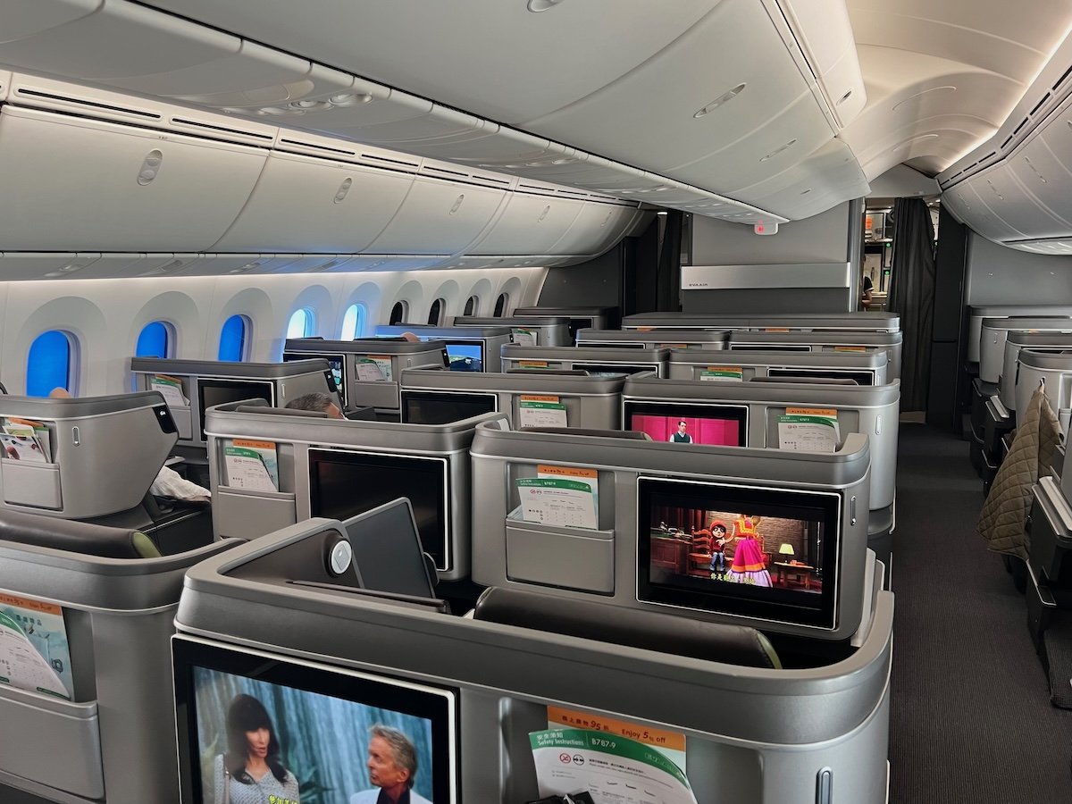 Review: EVA Air Business Class Boeing 787 (TPE-HKG)