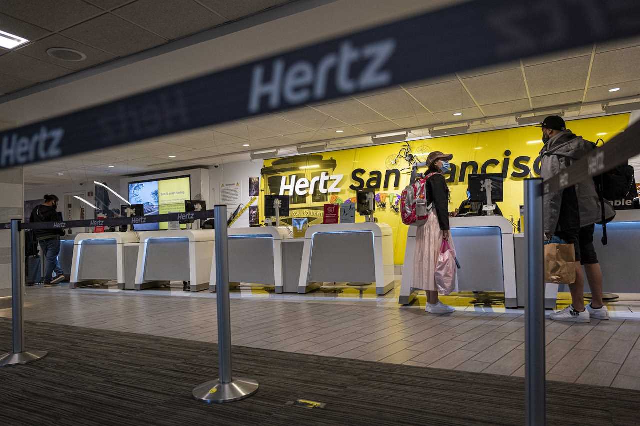 Hertz Orders 100,000 Tesla Electric Vehicles