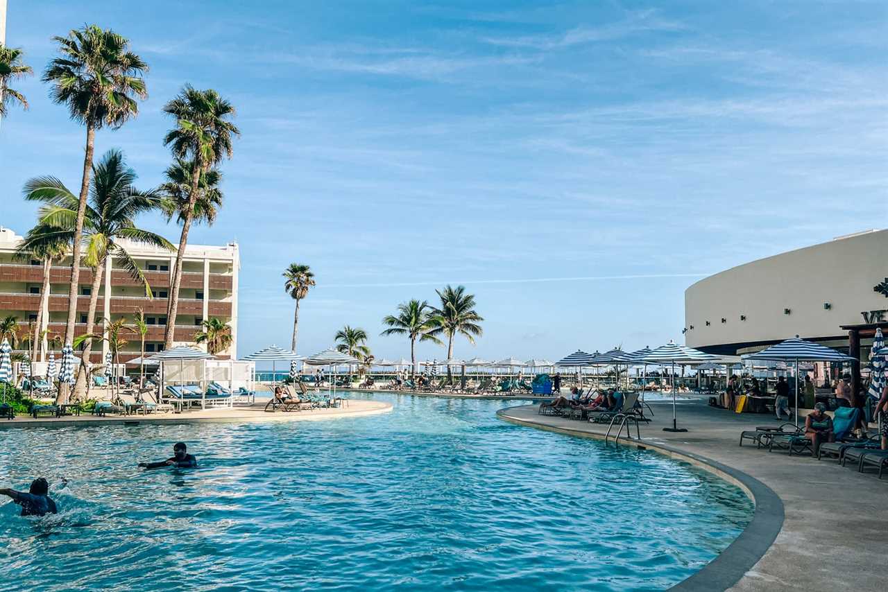 hilton cancun mar caribe pool