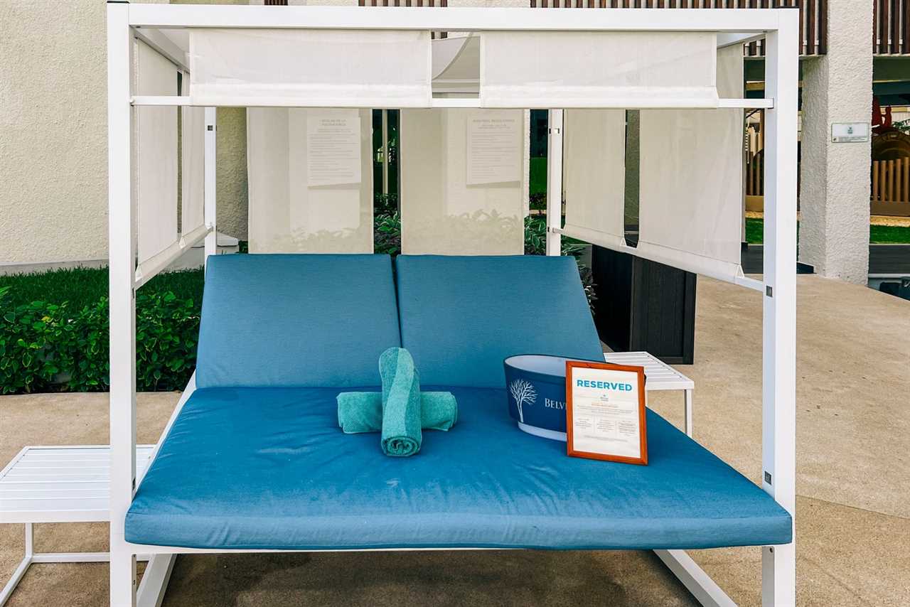 hilton cancun mar caribe daybed